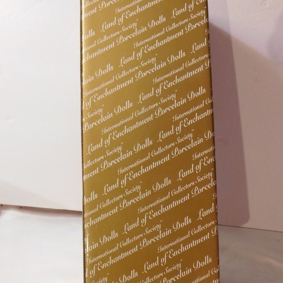 Snow White Land of Enchantment Porcelain Doll International Collectors Society - Picture 3 of 11